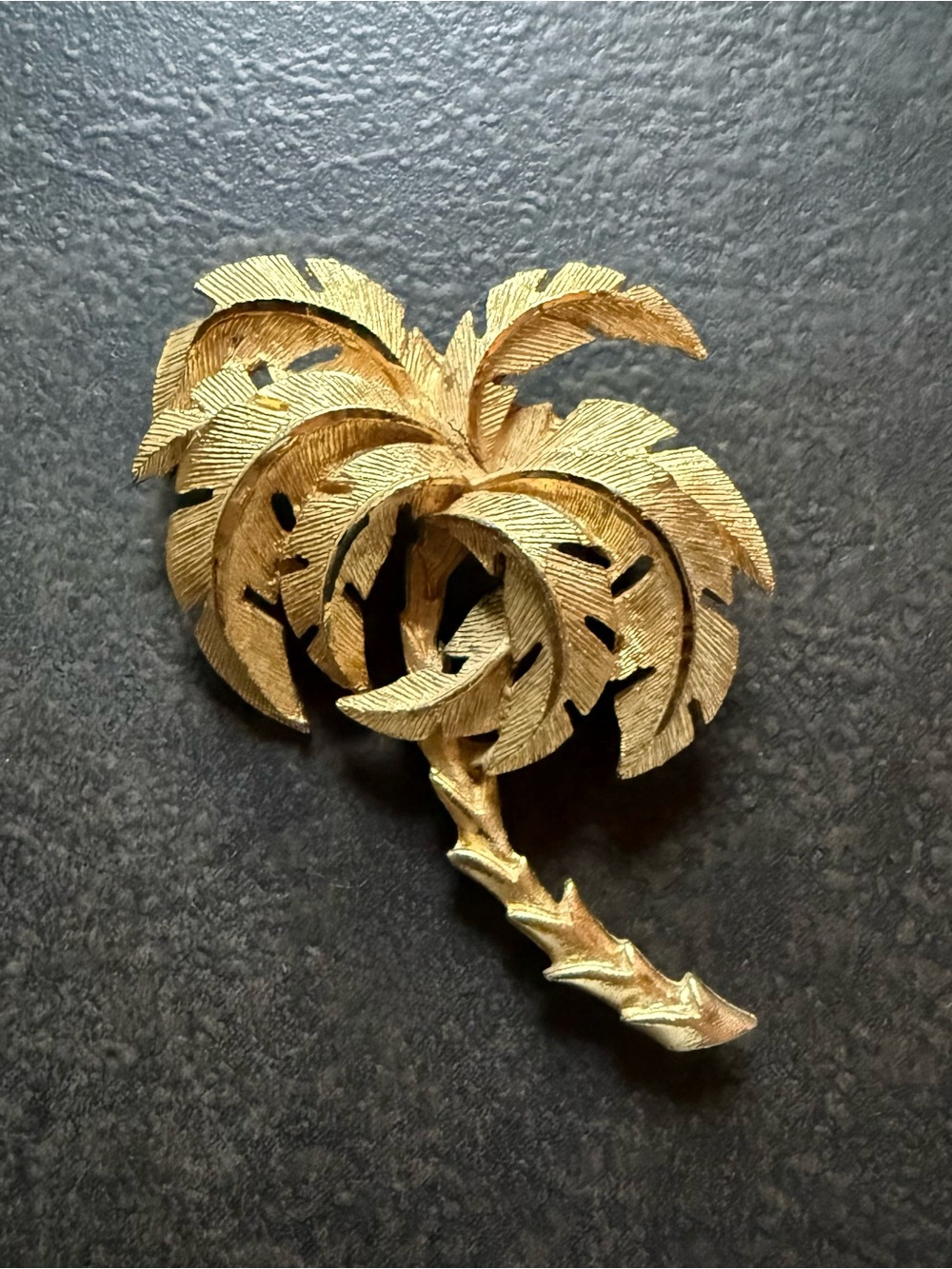 Vintage Textured Gold Tone Palm Tree Brooch Antique Costume Jewelry
